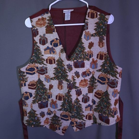 White Stag Jackets & Blazers - Vintage White Stag Christmas‎ Tapestry Vest Size XL Christmas Tree Presents